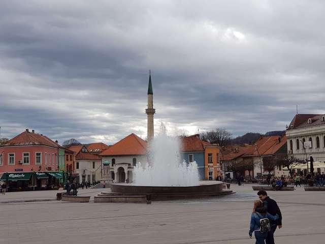 Tuzla: Poziv za pribavljanje odobrenja za zauzimanje javne površine u svrhu postavljanja ljetne bašte