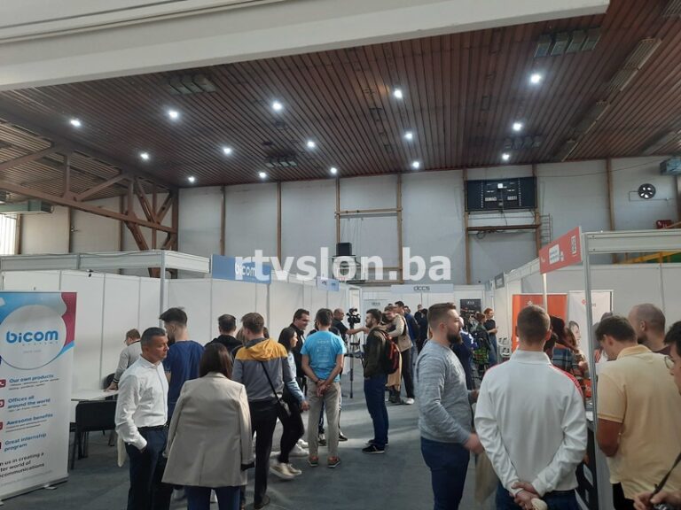 Organizovan JobFair u Tuzli: Nova prilika za praksu i zaposlenje studenata