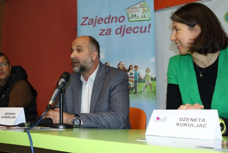 ‘Porodice tri plus’ – Novim uslovima za sticanje prava na dječiji dodatak roditelji na gubitku