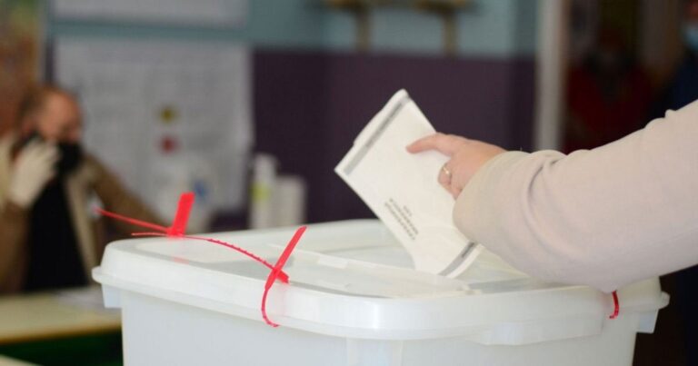 Uvjerenja za dodjelu mandata novoizabranim zvaničnicima spremna za preuzimanje