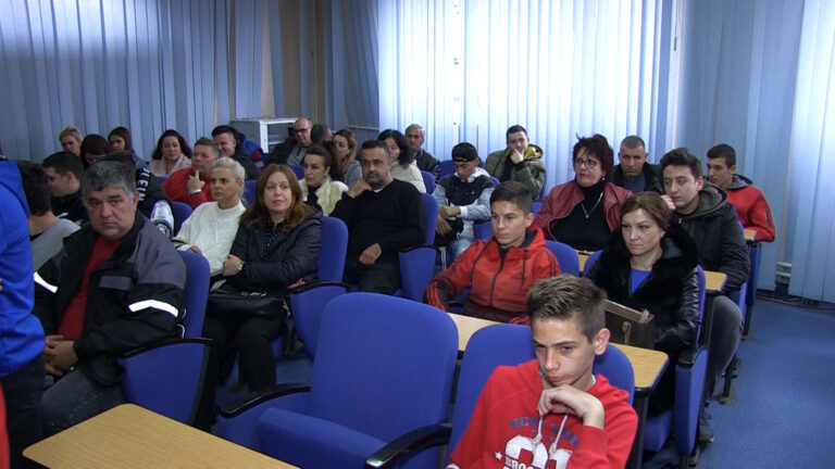 Podrška učenicima deficitarnih zanimanja – potpisani ugovori o stipendijama