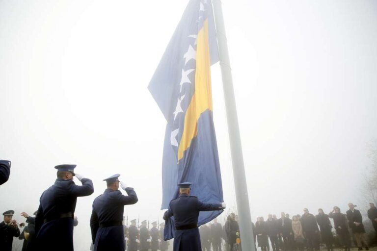 Obilježavanje 25.novembra – Na brdu Hum podignuta zastava Bosne i Hercegovine