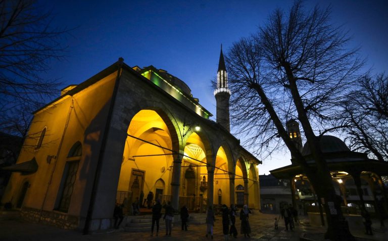 Večeras s akšam namazom nastupa mubarek noć Lejletul-berat