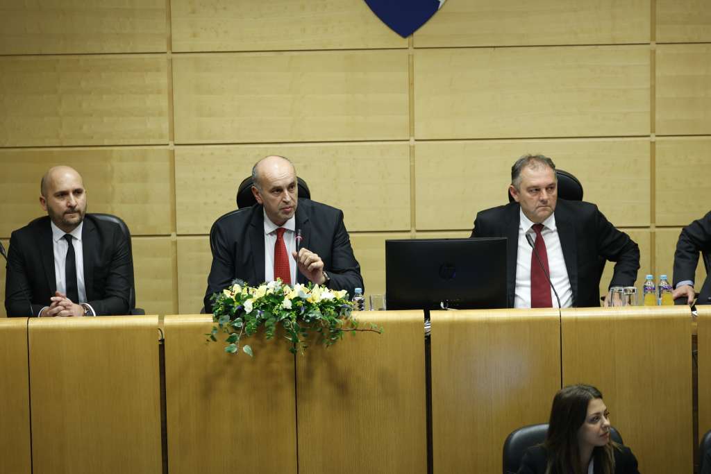 novo rukovodstvo doma naroda