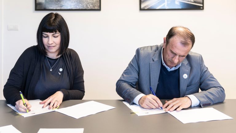 Potpisan Memorandum o saradnji između Staffordshire University iz Ujedinjenog Kraljevstva i Memorijalnog centra Srebrenica