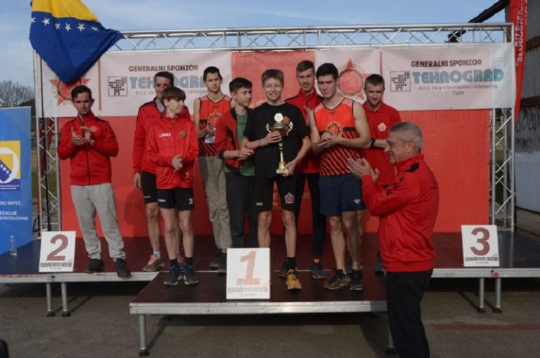 Atletičari Slobode sveukupni ekipni prvaci BiH u krosu u muškoj i ženskoj kategorij