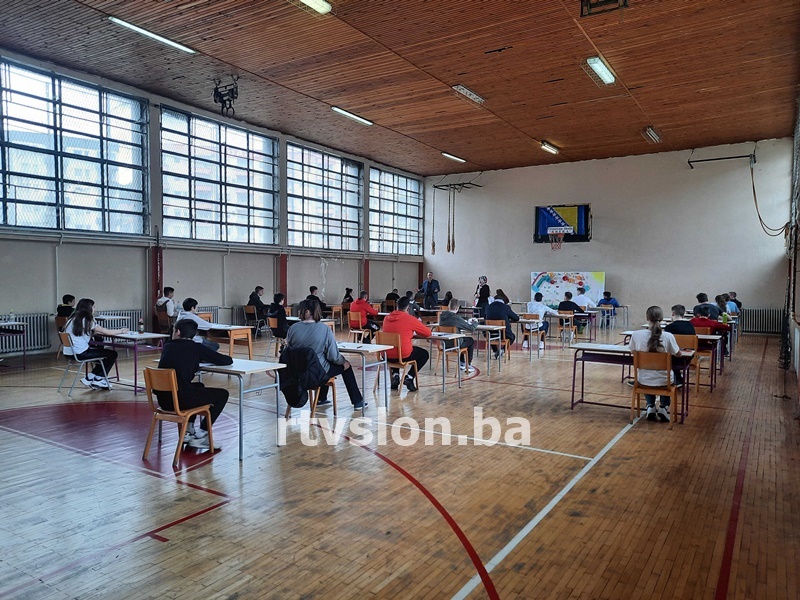 U toku polaganje Eksterne mature za završne razrede osnovnih škola