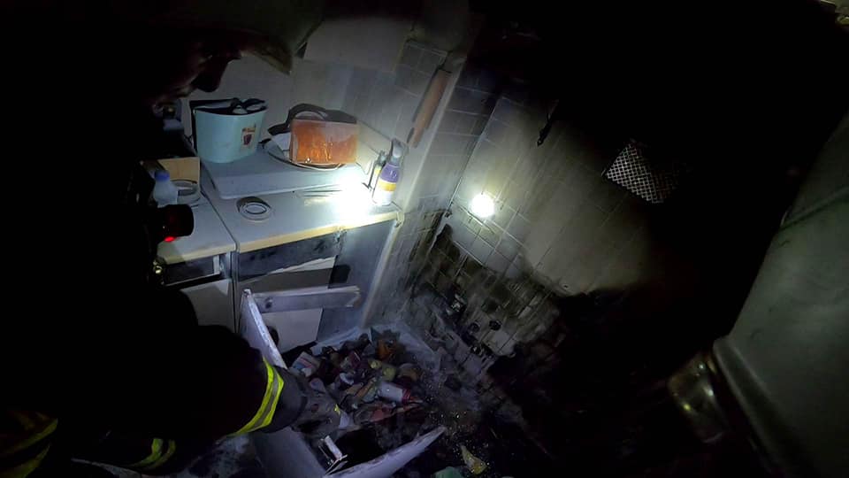 Tuzlanski vatrogasci gasili požar u stanu u Slavinovićima