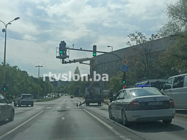 Počelo postavljanje “pametnih kamera” u Tuzli