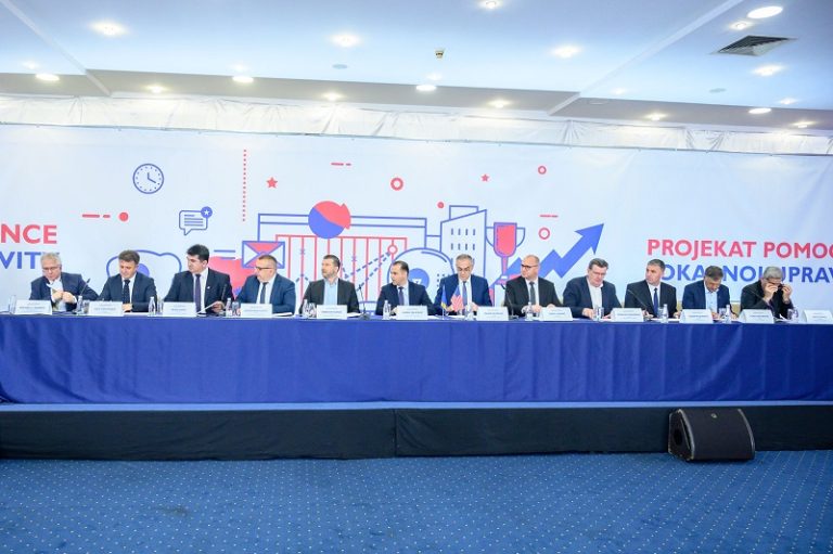 Američka Vlada pokreće 12,8 miliona dolara vrijedan novi projekt za razvoj 30 općina u BiH