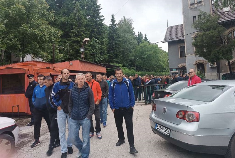 Zenički rudari nisu dobili obećanje o isplati plaće te su ponovno otišli kućama