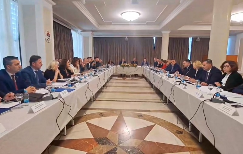 Zajednički sastanak Vlada FBiH i RS: Usaglašeno sedam zaključaka