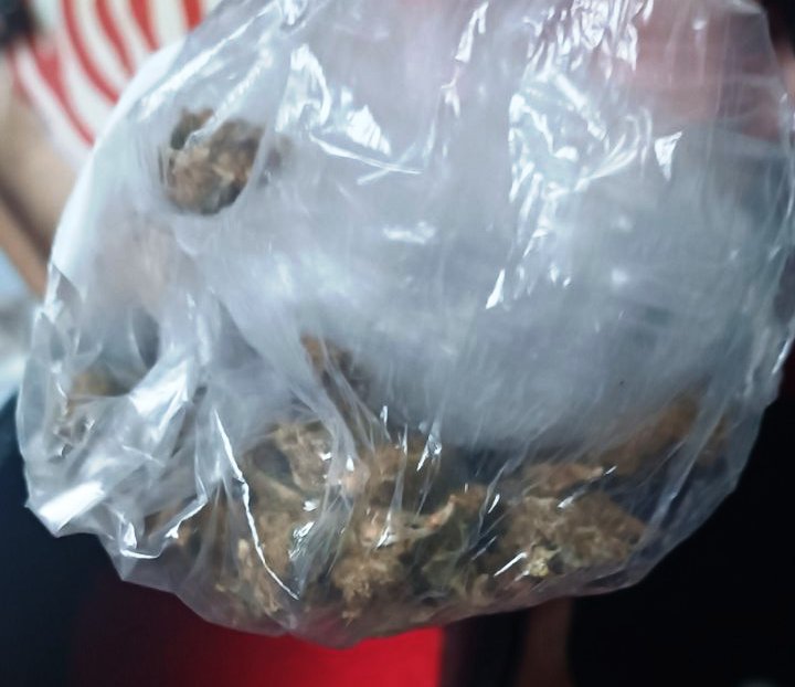 U Tuzli izvršen pretres: Pronađeno više pakovanja opojnih sredstava