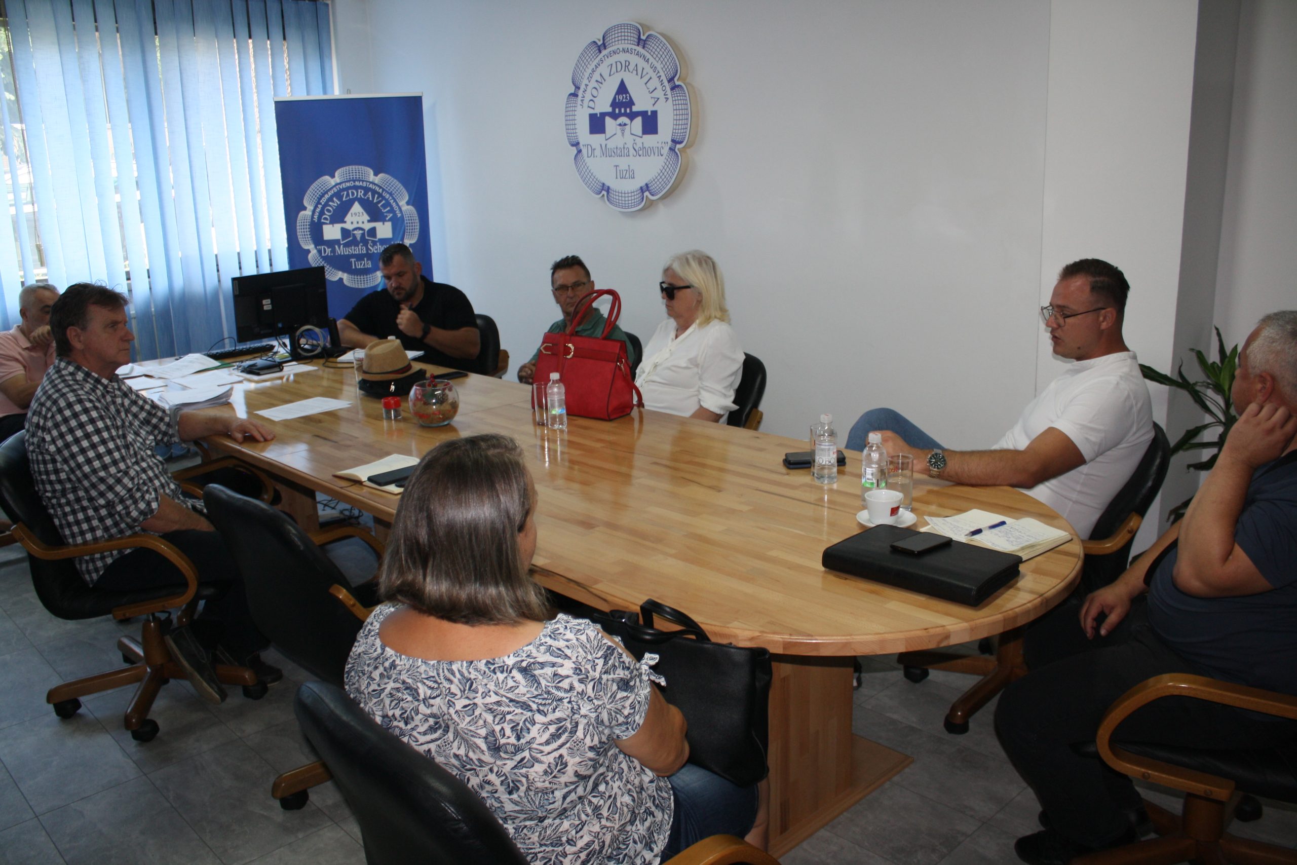 Potrebna veća saradnja Doma zdravlja Tuzla sa udruženjima za osobe sa određenim poteškoćama