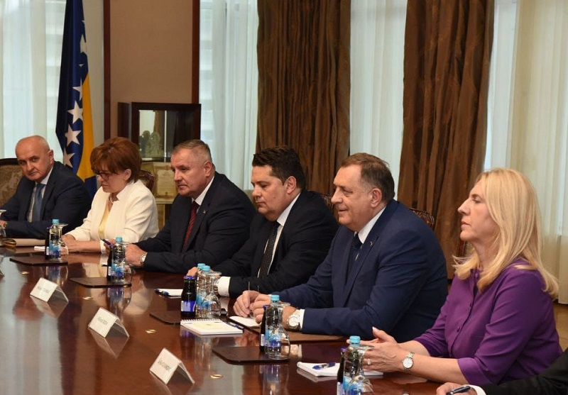 Sutra počinje izborna kampanja za prijevremene izbore za predsjednika RS