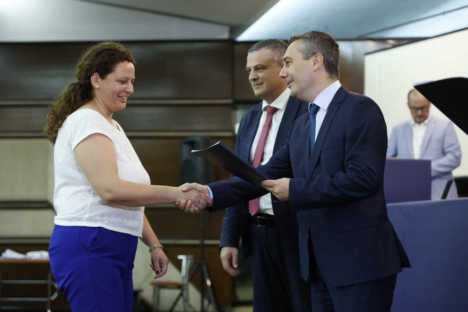 Uručeni ugovori za 59 korisnika početnih biznisa u povraničkim mjestima