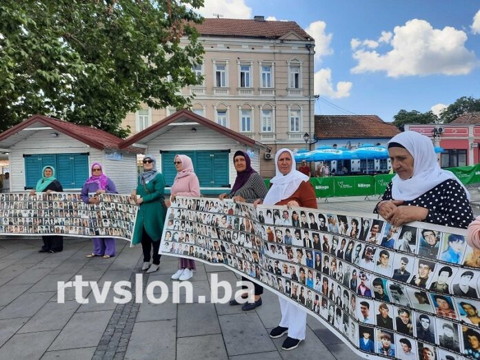Žene Srebrenice mirni protest