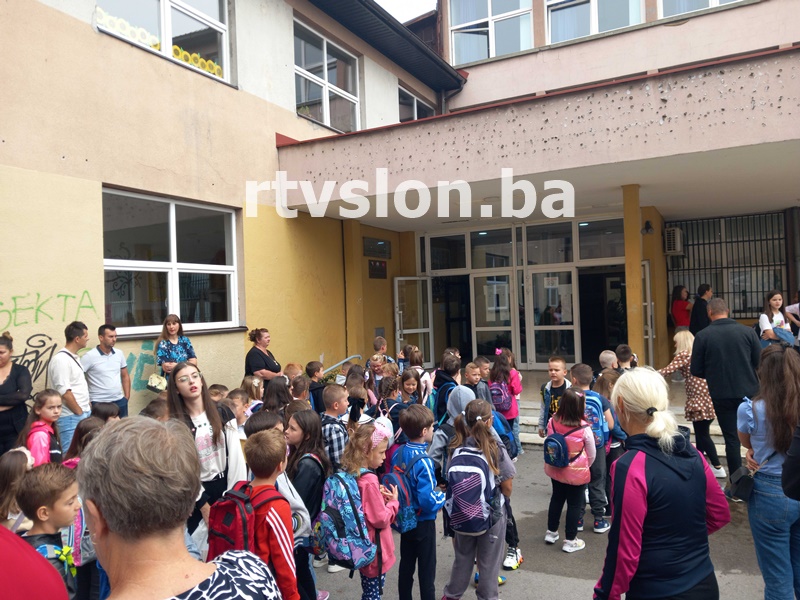 U Tuzlanskom kantonu počela je nastava u drugom polugodištu