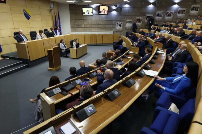 Veće povišice za federalne zastupnike