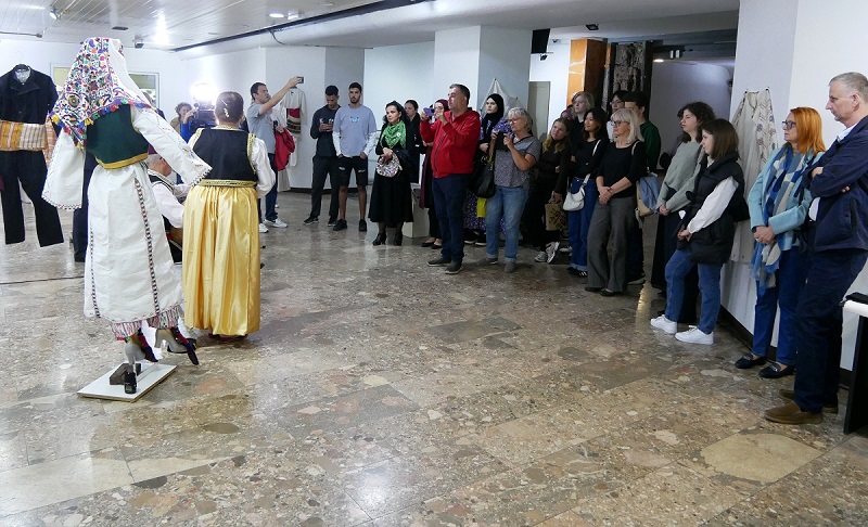 izlozba bkc narodna nosnja