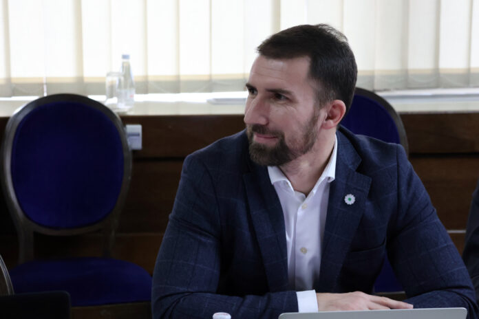 Adnan Delić, federalni ministar rada i socijalne politike