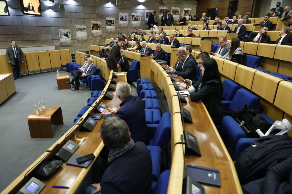 Za danas planirane dvije sjednice predstavničkog doma Parlamenta FBiH
