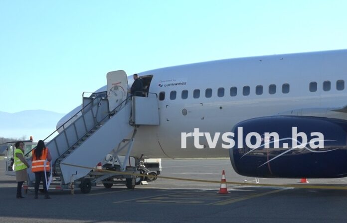 Avion kompanije Lumiwings na Međunarodnom aerodromu Tuzla