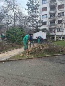 Radnici Komunalca nastavljaju aktivnosti čišćenja ulica 