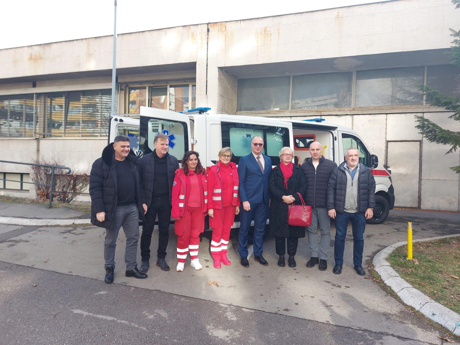 donacija sanitetskog vozila domu zdravlja 1 Donacija sanitetskog vozila Domu zdravlja Tuzla