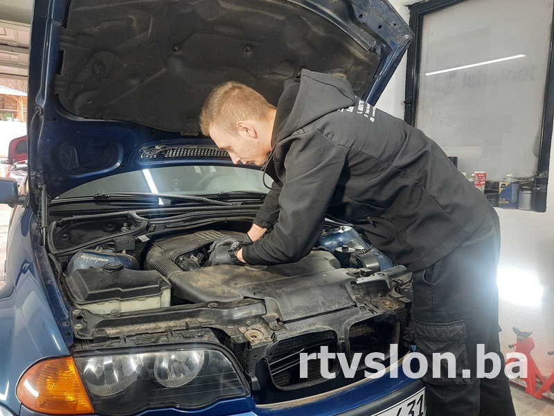samir celahmetovic automehanicar foto 1 Samir Ćelahmetović, vlasnik automehaničarske radionice