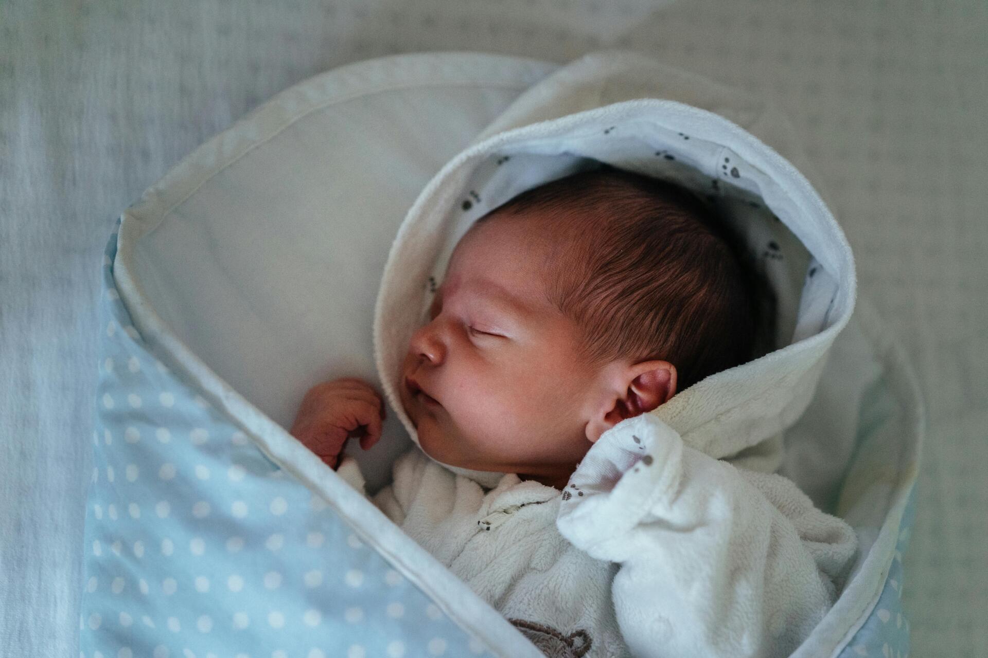 Broj rođenih beba, Bebe, porodilište, Tuzla servis