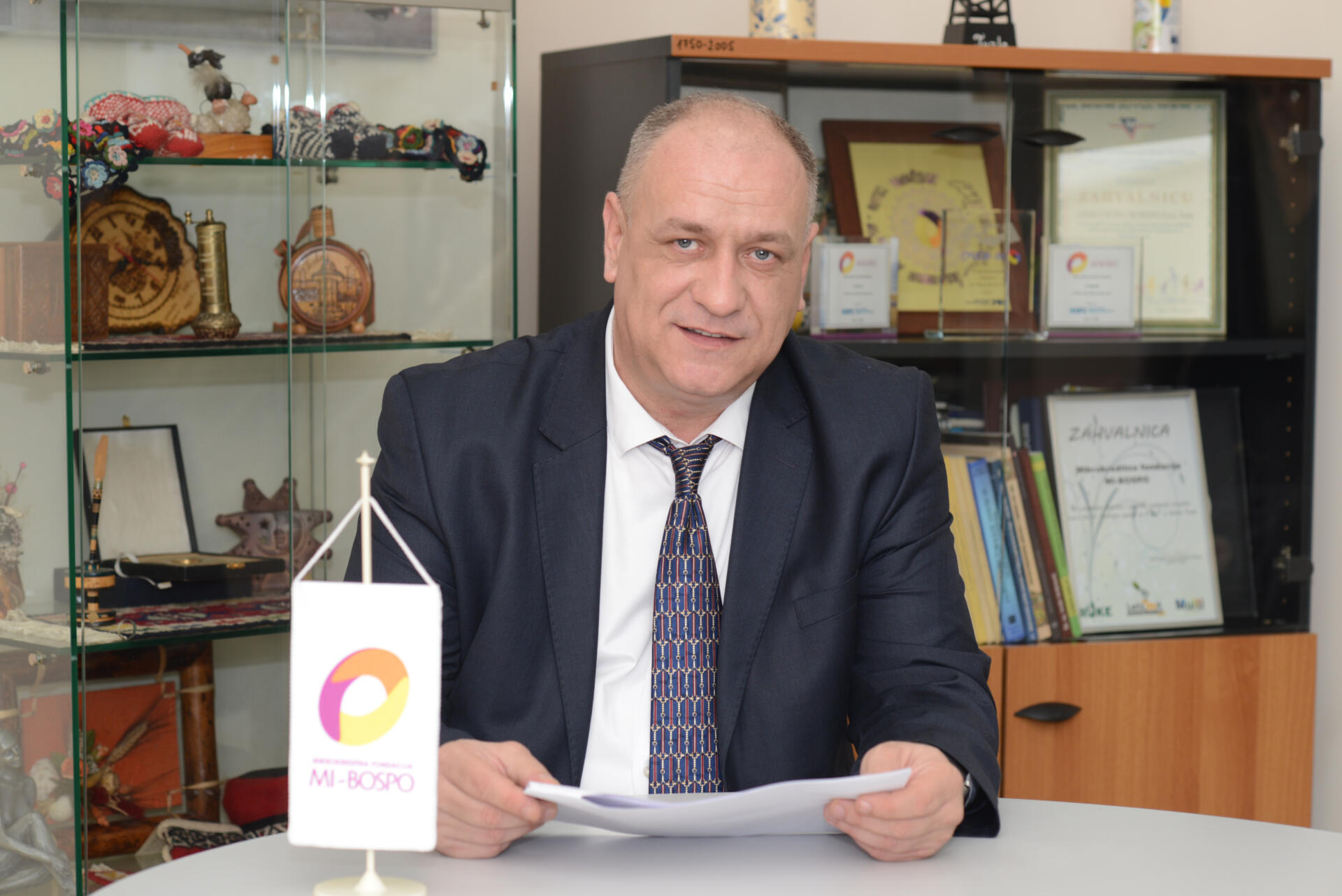 Safet Husić, direktor mikrokreditne fondacije MI-BOSPO. Safet Husić, direktor mikrokreditne fondacije MI-BOSPO.