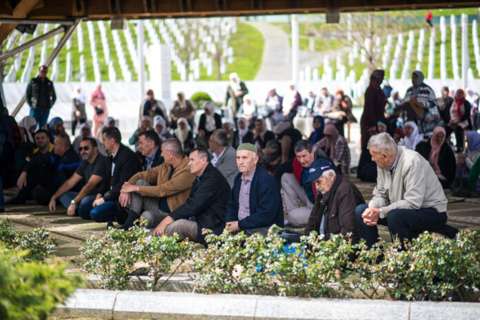 U Memorijalnom centru Srebrenica obilježena 21. godišnjica od prve kolektivne dženaze žrtvama genocida