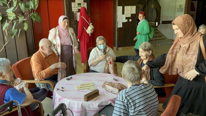 Predstavnici Odjela za društvenu brigu i Odjela za brak i porodicu Medžlisa Islamske zajednice Tuzla u ponedjeljak, 8. aprila 2024. godine su upriličili predbajramsku posjetu Domu penzionera u Tuzli.