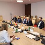 Zamjenik predsjedavajućeg Predstavničkog doma Parlamentarne skupštine Bosne i Hercegovine Denis Zvizdić sastao se danas sa članom Bundestaga SR Njemačke Güntherom Krichbaumom, članovima francuskog Parlamenta Lilianom Tanguy, Fredericom Petitom i Arthurom Kenigsbergom i sa direktorom Konrad Adenauer Stiftunga Jakovom Devčićem