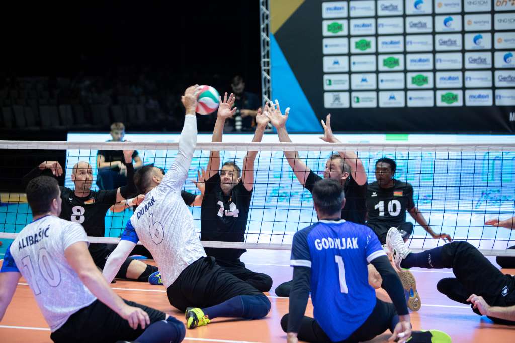 Reprezentacija Bosne i Hercegovine u sjedećoj odbojci ostvarila je i četvrtu pobjedu na turniru Zlatna liga nacija koji se održava u Sarajevu.