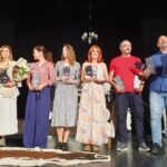 Dodjela nagrade/Predstava Tri prikazivanja Boga