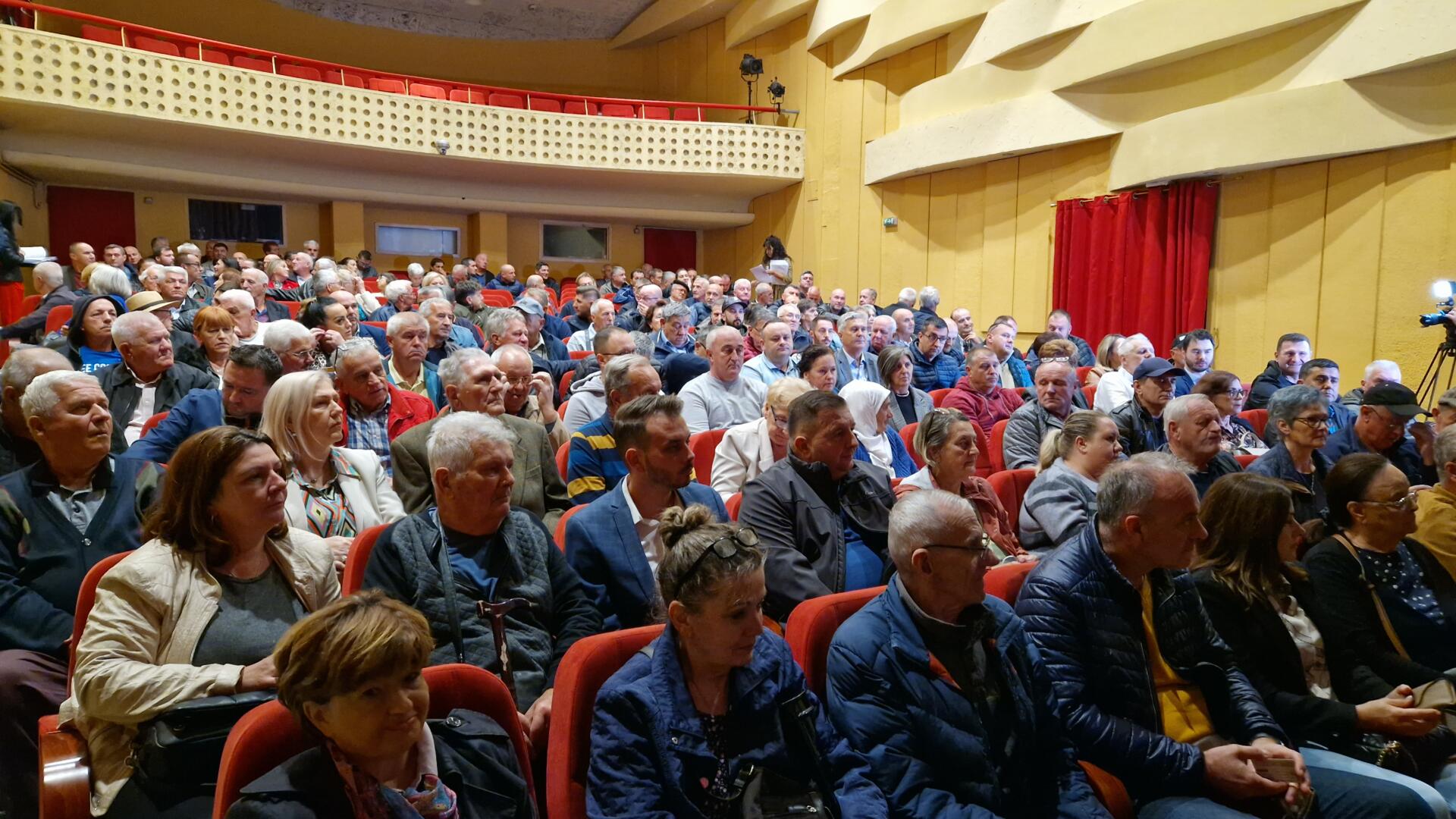 Potpisivanje ugovora za utopljavanje Potpisivanje ugovora za utopljavanje