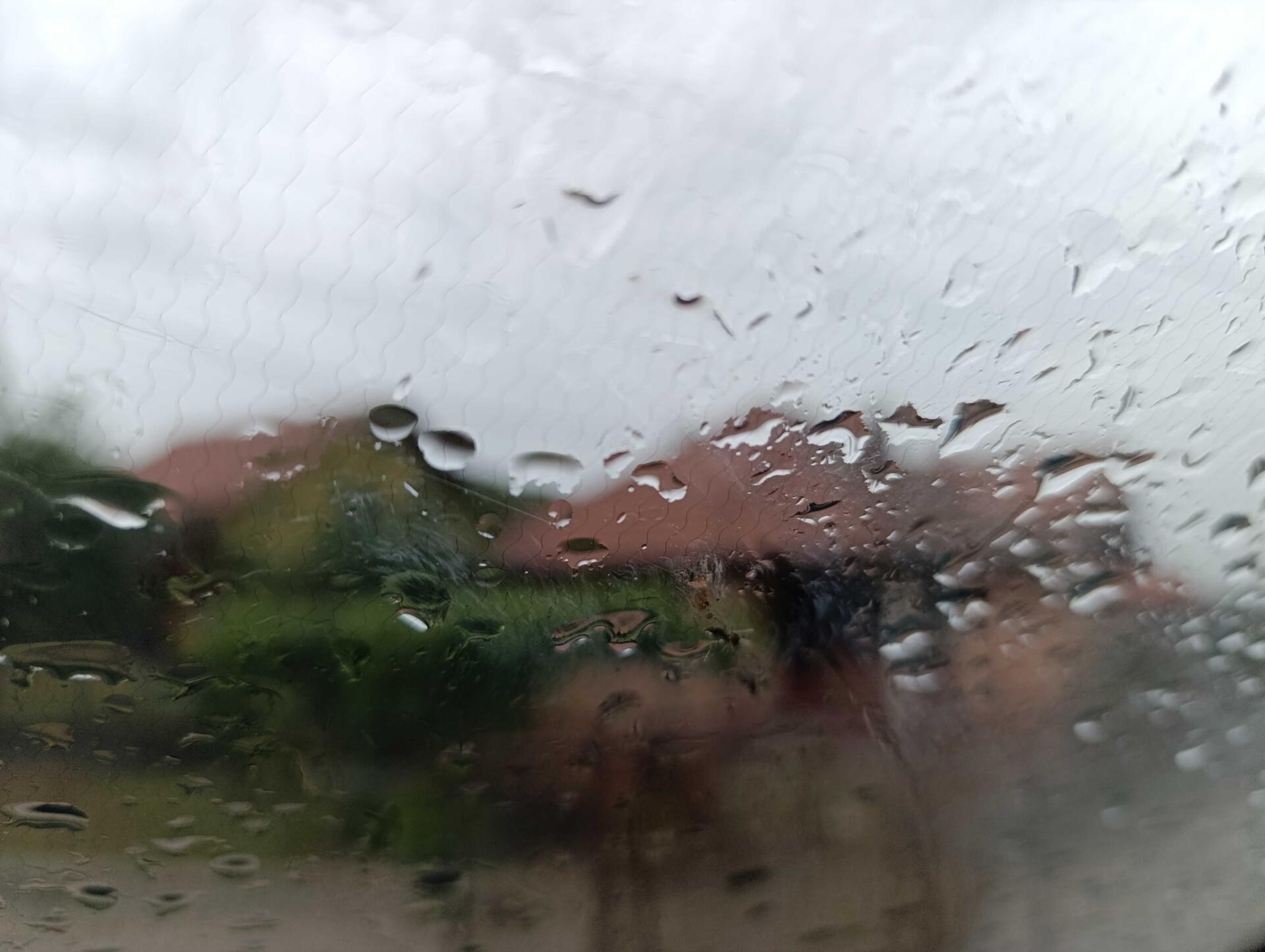 Kiša i padavine, vremenska prognoza/ Kišni početak dana, naredne sedmice toplo s povremenim pljuskovima