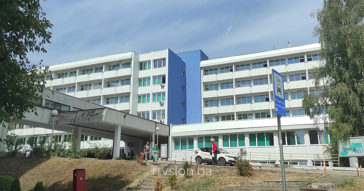 Uvedeno privremeno ograničenje posjeta u UKC-u Tuzla UKC Tuzla