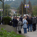 Mirno okupljanje kupaca stanova u stambenom kompleksu Oaza u Tuzli