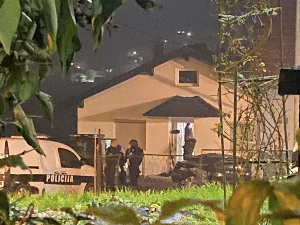 Bosnaska krupa Osam osoba uhapšeno koje se dovode u vezu sa terirzmom u Bosanskoj Krupi