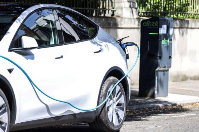Globalna prodaja električnih automobila prošle godine porasla za četvrtinu