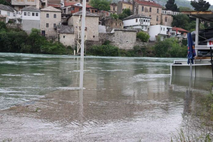 Narandžasto upozorenje zbog obilnih padavina