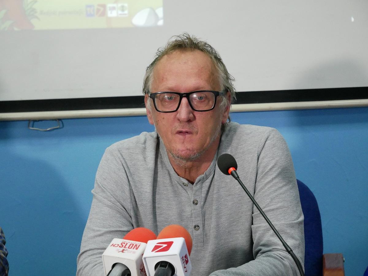 producent, kompozitor i reditelj filmskih segmenata u predstavi.