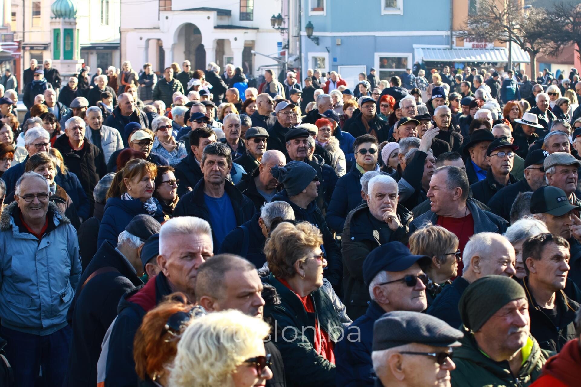 Protesti penzionera u Tuzli Protesti penzionera u Tuzli