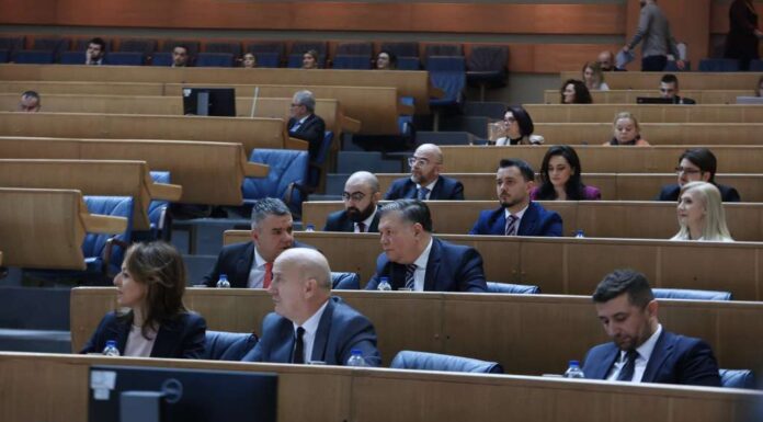 Usvojena smjena Nenada Nešića, koji poslanici su bili protiv? Usvojena smjena Nenada Nešića, koji poslanici su bili protiv?