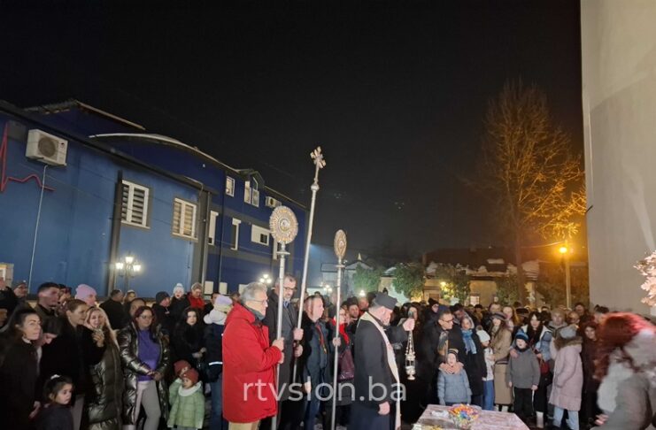 paljenje badnjaka tuzla 2025 adnan foto 3