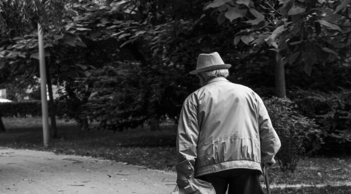 Kako ostvariti naknadu za troškove sahrane/dženaze korisnika penzije u FBiH? Penzioni sistem BiH pred ozbiljnim izazovima: sve manje zaposlenih, sve više penzionera