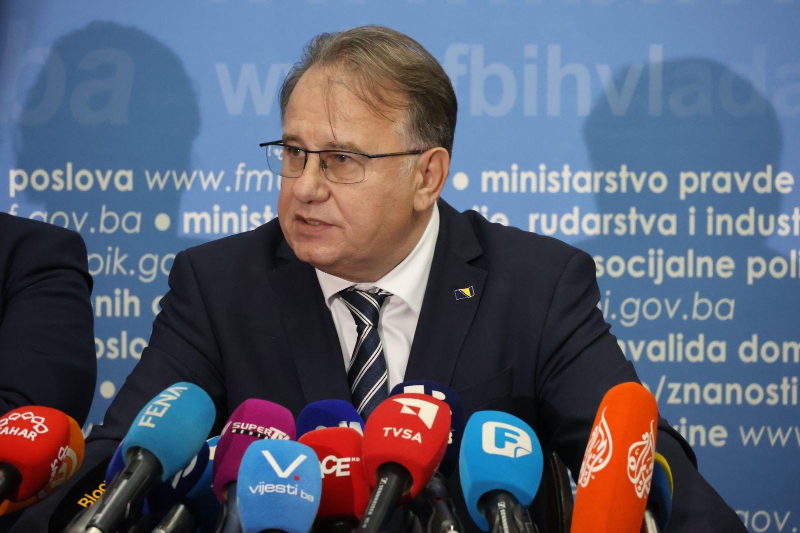 Nermin Nikšić Premijer FBiH Nermin Nikšić